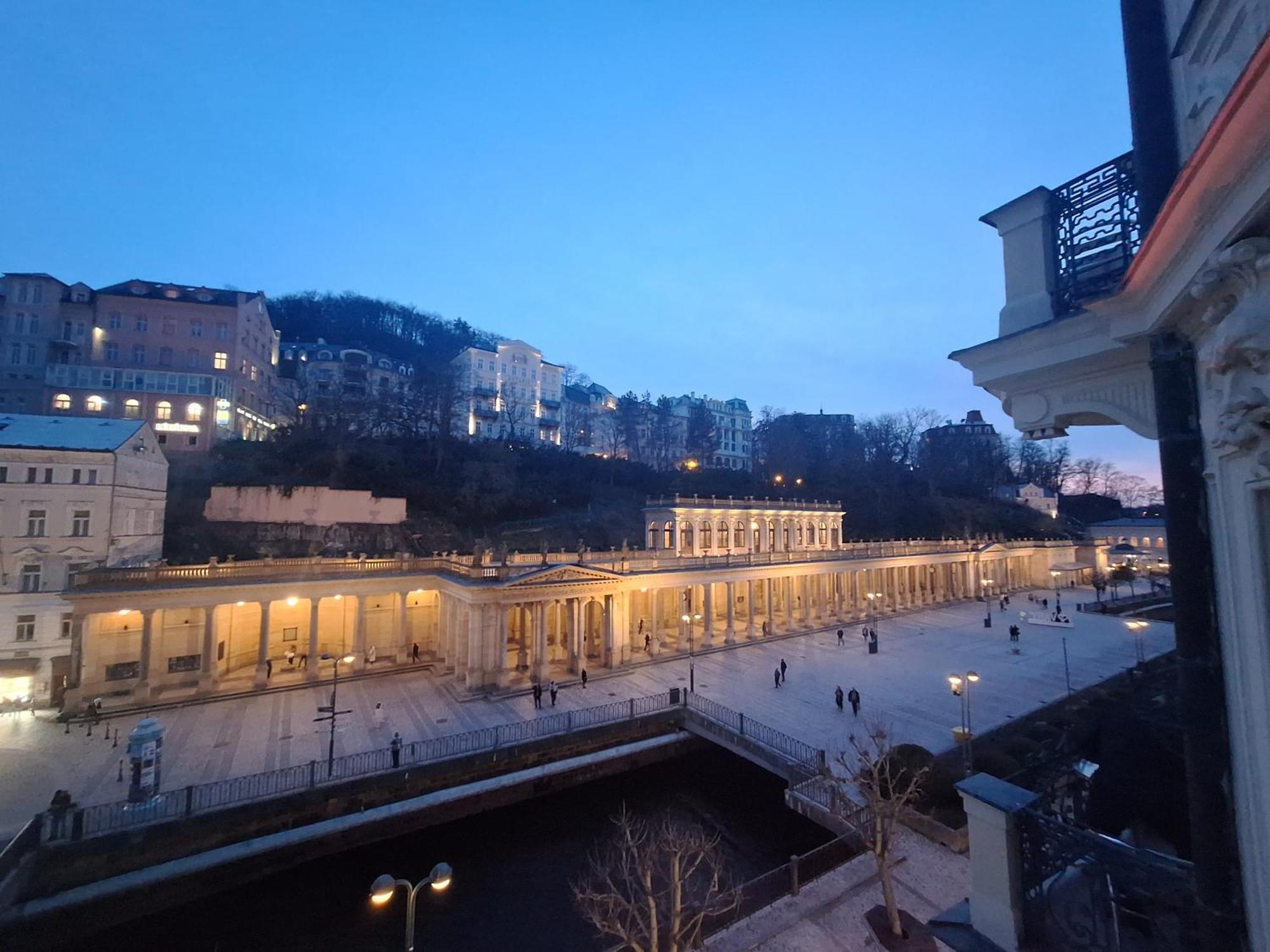 Apartments Stubsi With Colonnade View カルロヴィ・ヴァリ エクステリア 写真