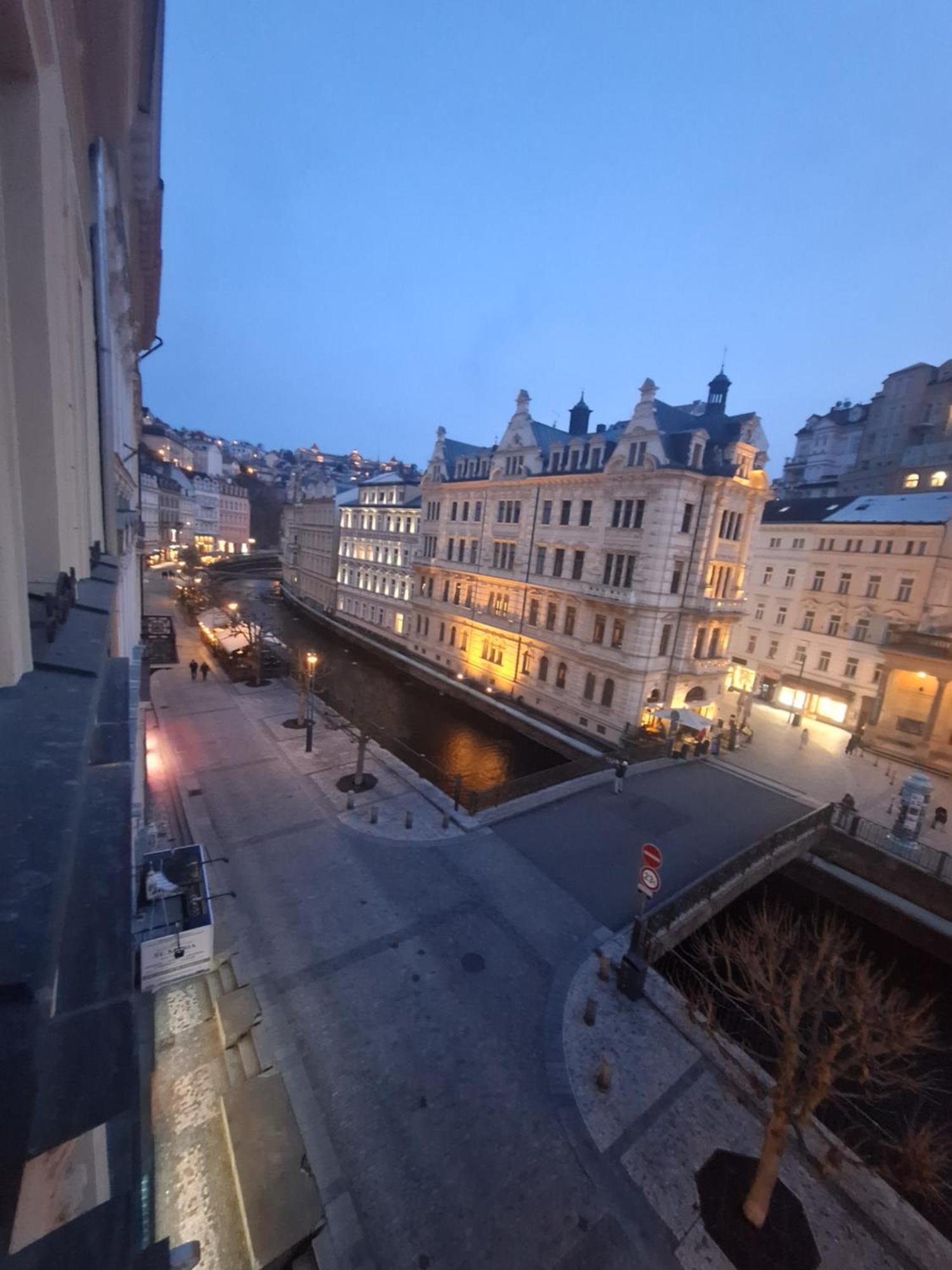 Apartments Stubsi With Colonnade View カルロヴィ・ヴァリ エクステリア 写真