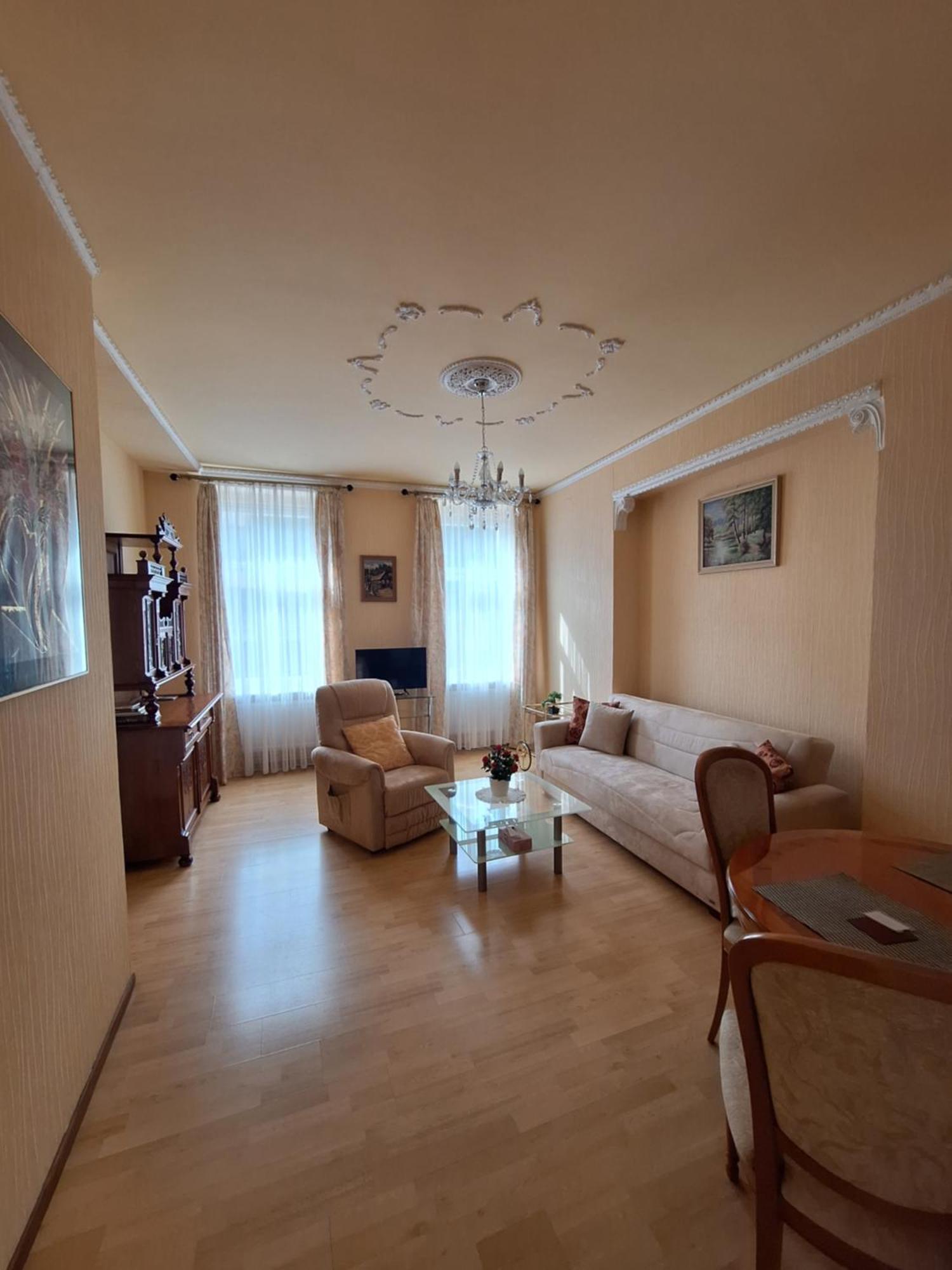 Apartments Stubsi With Colonnade View カルロヴィ・ヴァリ エクステリア 写真